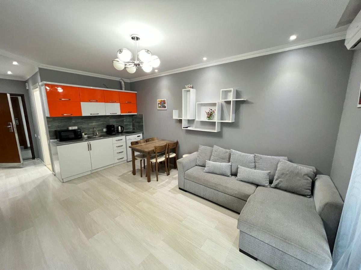 Holiday Premium Apartments Батуми Екстериор снимка