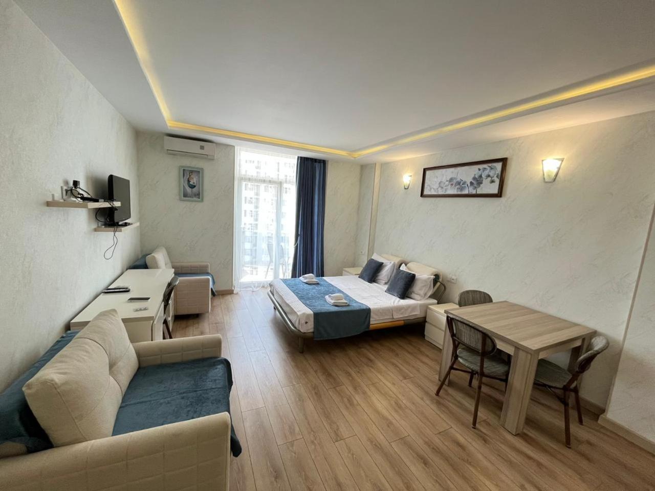 Holiday Premium Apartments Батуми Екстериор снимка