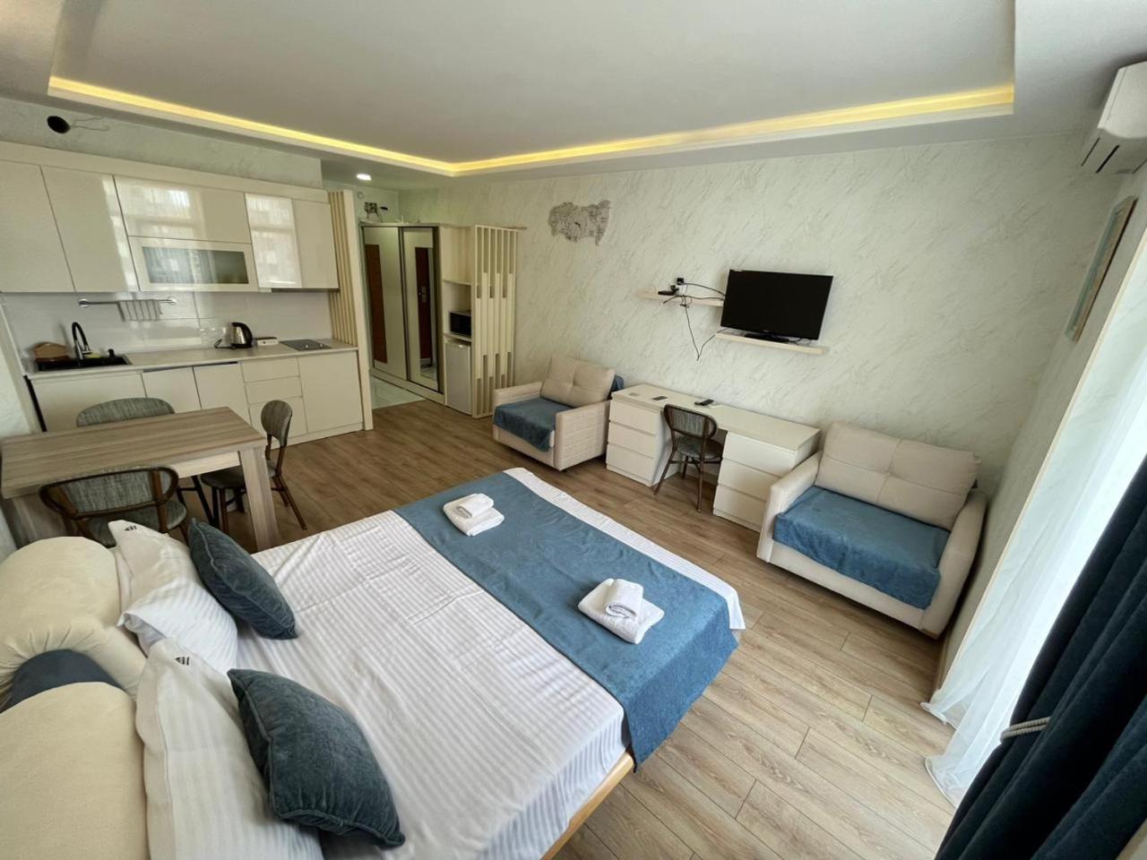 Holiday Premium Apartments Батуми Екстериор снимка