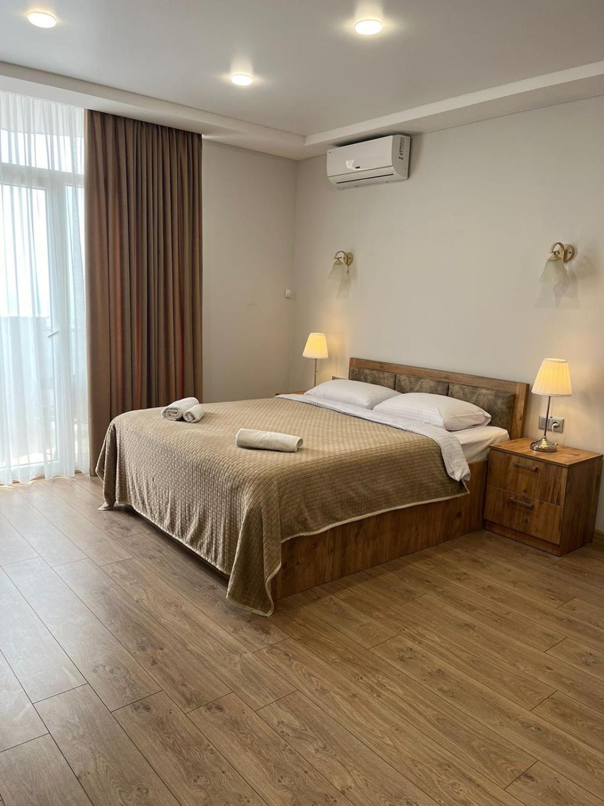 Holiday Premium Apartments Батуми Екстериор снимка