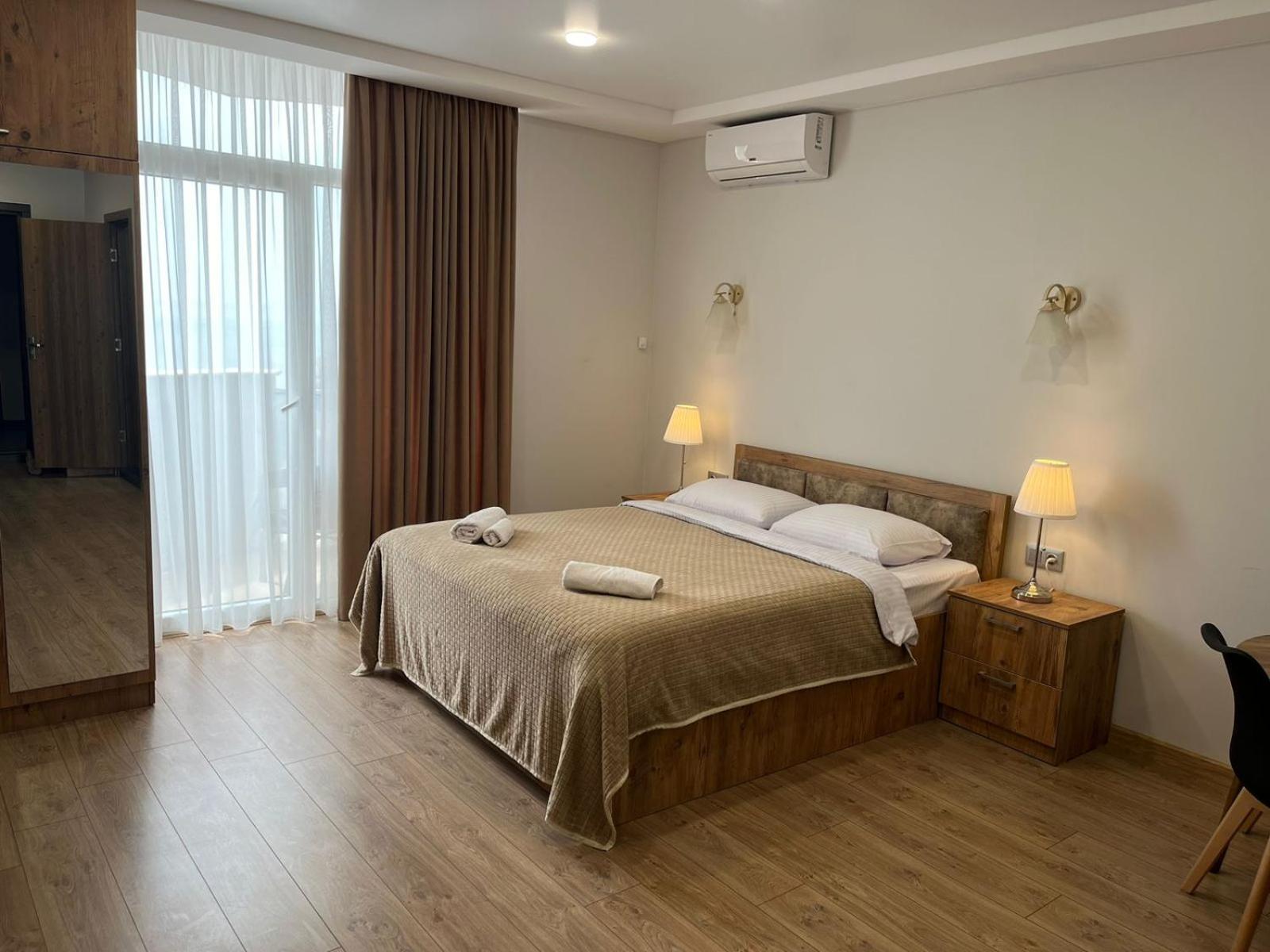 Holiday Premium Apartments Батуми Екстериор снимка