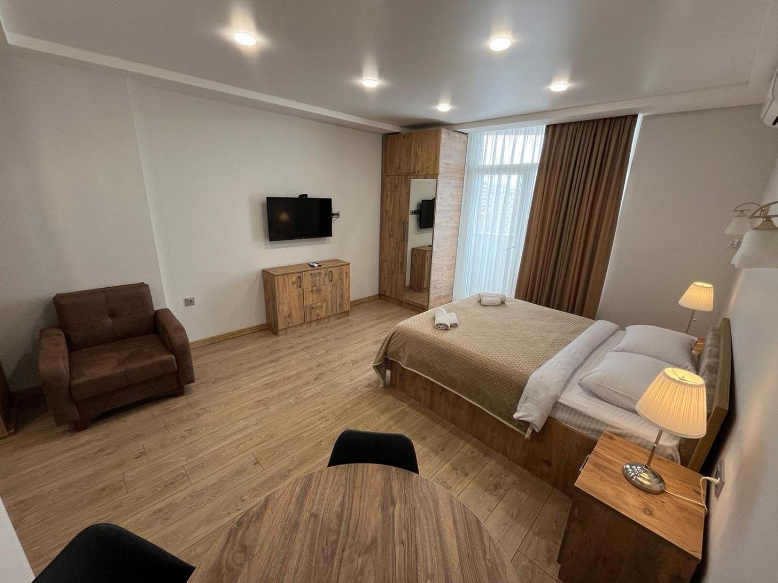 Holiday Premium Apartments Батуми Екстериор снимка