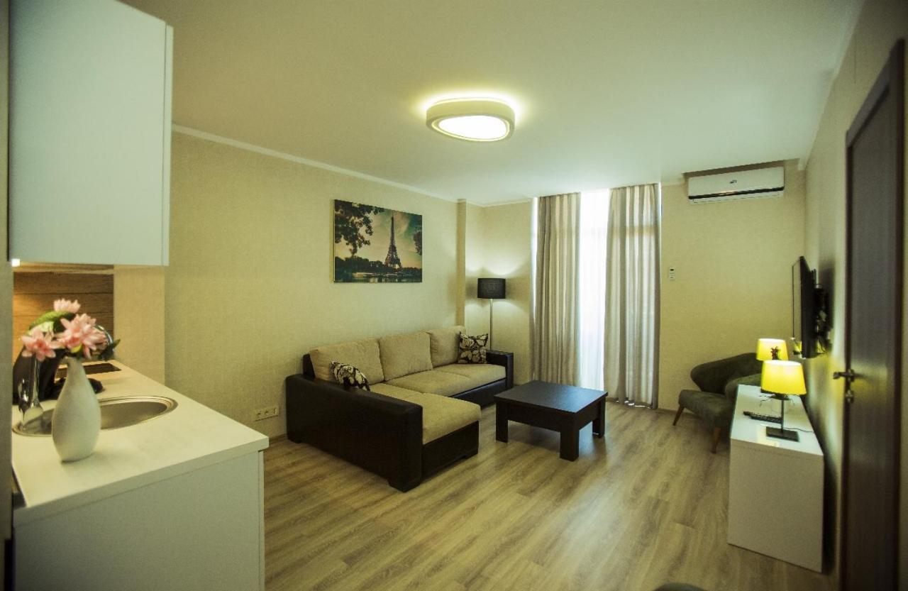 Holiday Premium Apartments Батуми Екстериор снимка