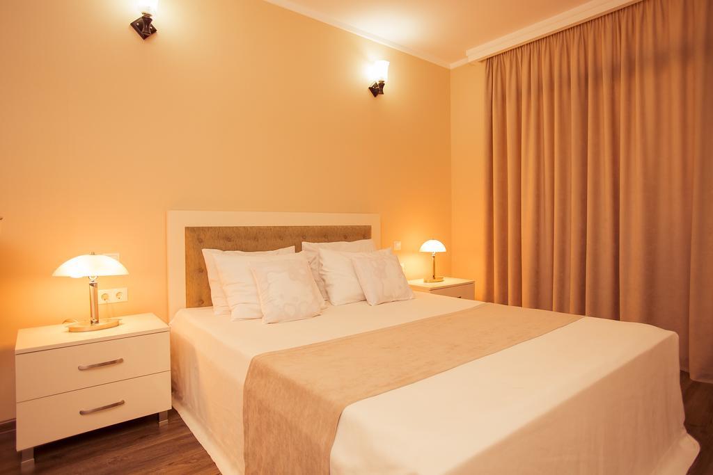 Holiday Premium Apartments Батуми Екстериор снимка