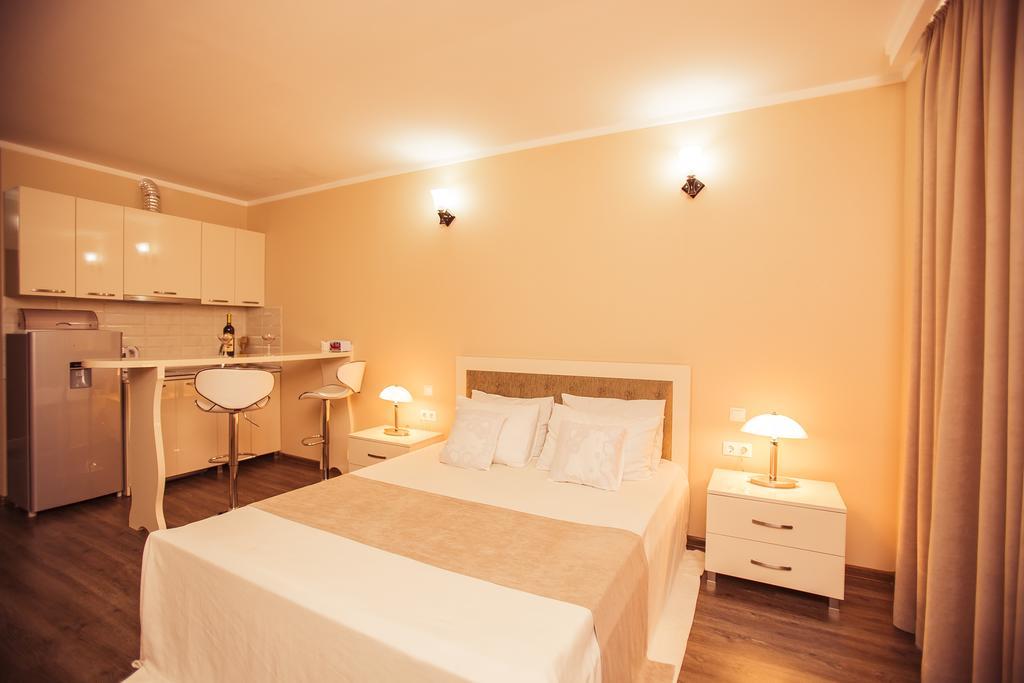 Holiday Premium Apartments Батуми Екстериор снимка