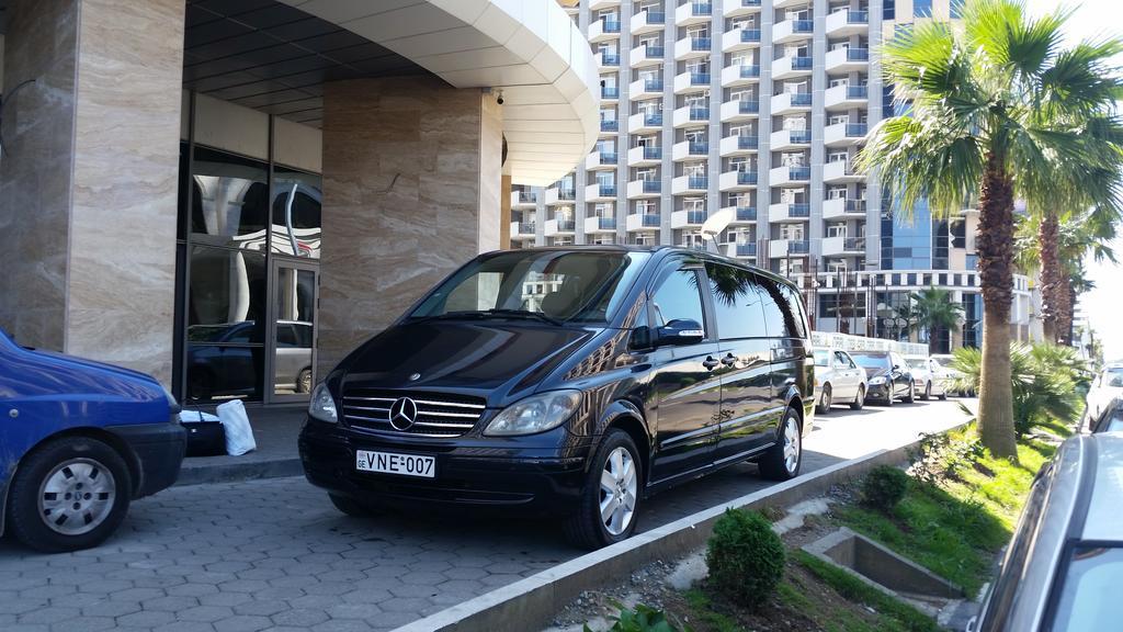 Holiday Premium Apartments Батуми Екстериор снимка