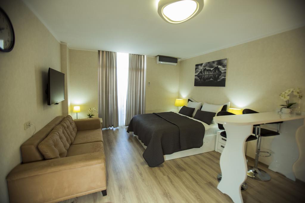 Holiday Premium Apartments Батуми Екстериор снимка