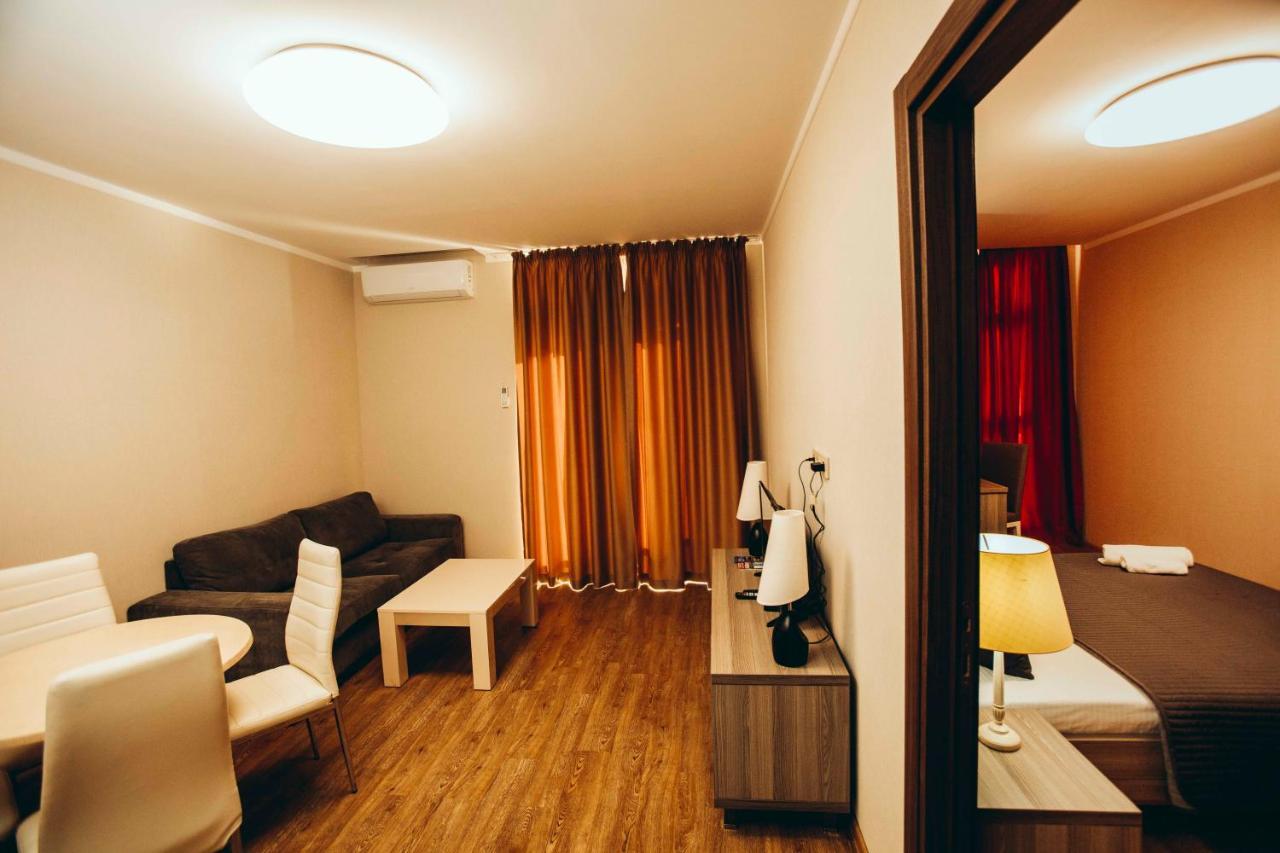 Holiday Premium Apartments Батуми Екстериор снимка