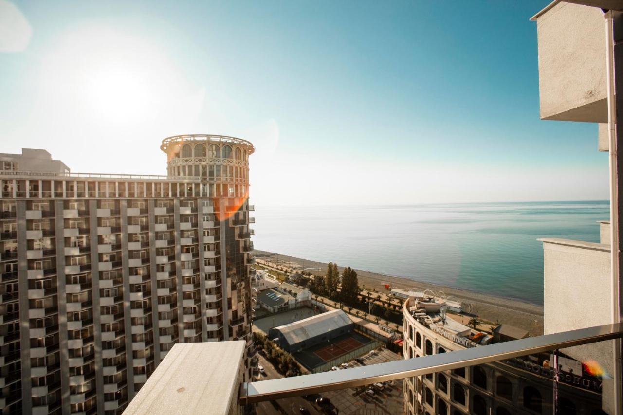 Holiday Premium Apartments Батуми Екстериор снимка