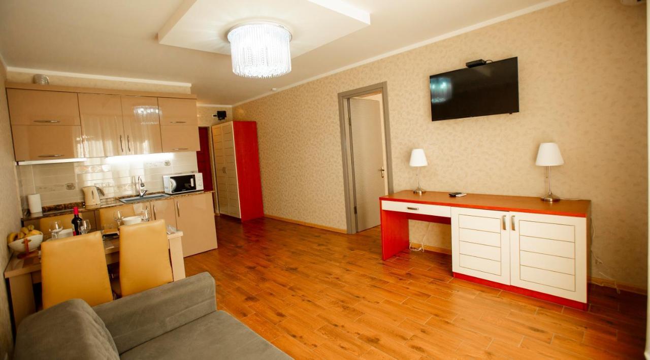 Holiday Premium Apartments Батуми Екстериор снимка